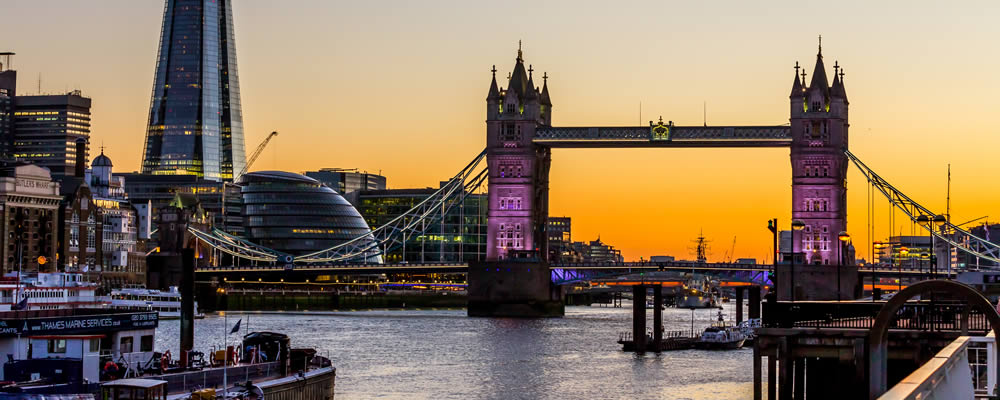 London skyline at night